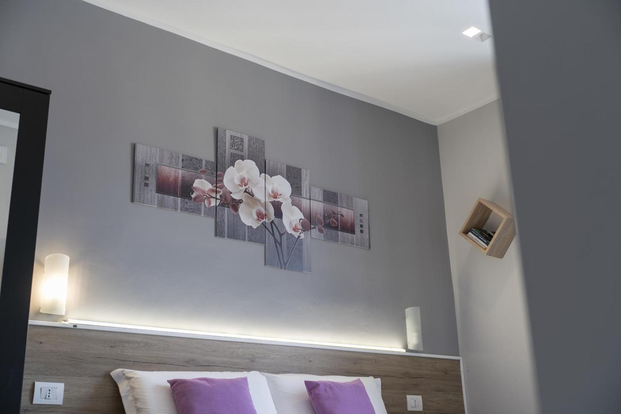 Affittacamere Orchidea For Tourists Hesperia Hosp Modena Exterior foto