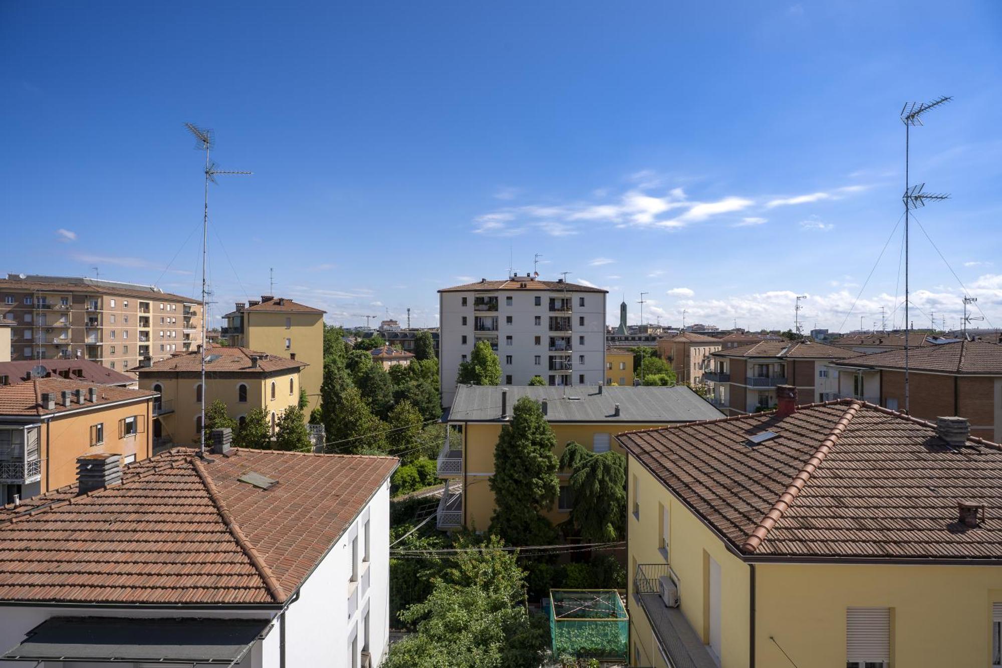 Affittacamere Orchidea For Tourists Hesperia Hosp Modena Exterior foto