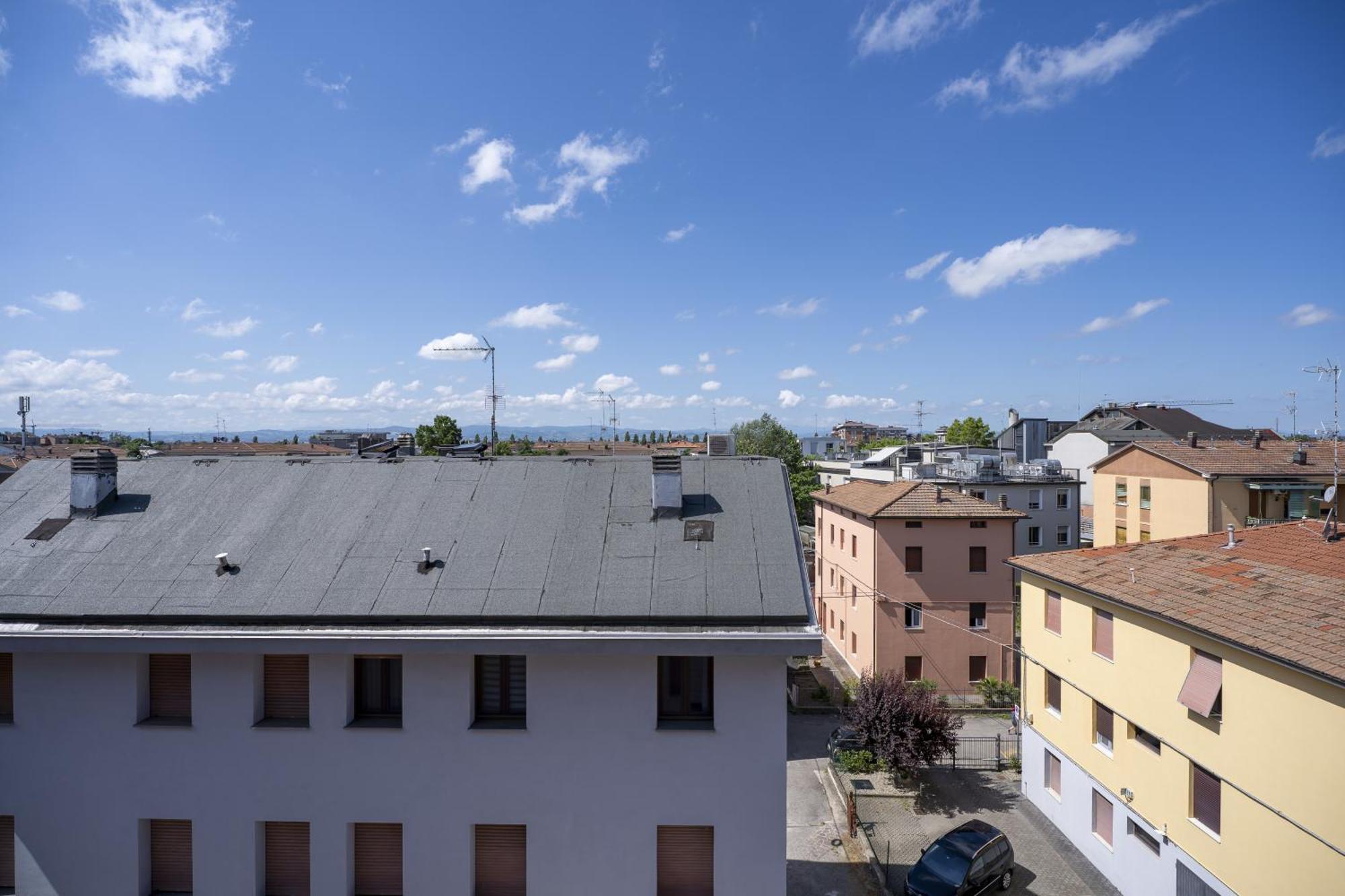 Affittacamere Orchidea For Tourists Hesperia Hosp Modena Exterior foto